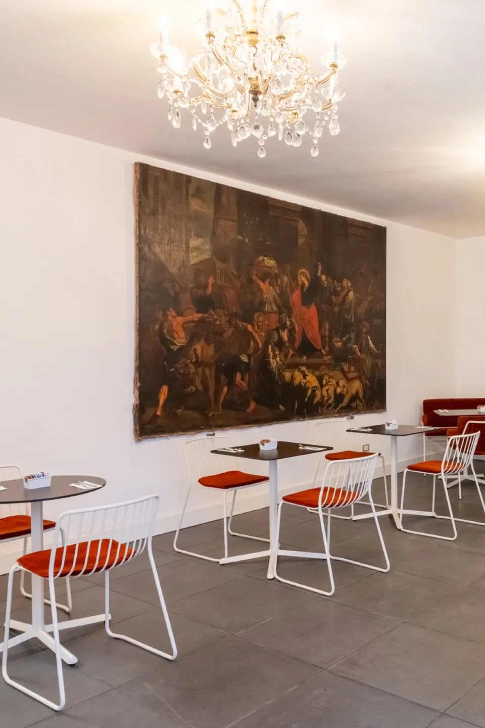 Hotel-Palazzo-Cavalieri-Siracusa-Foto-Sala-Colazioni-Tavolini-verticale